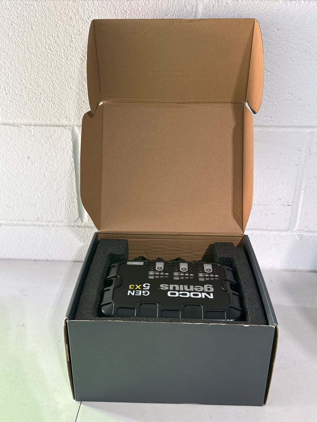 NOCO Genius GEN5X3: 3-Bank 15A (5A/Bank) 12V Onboard Battery Charger and Maintainer